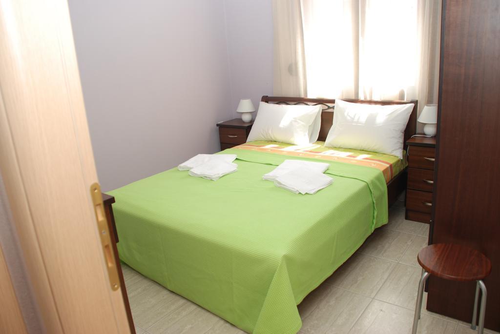 Marianna Apartments Nea Roda Kamer foto