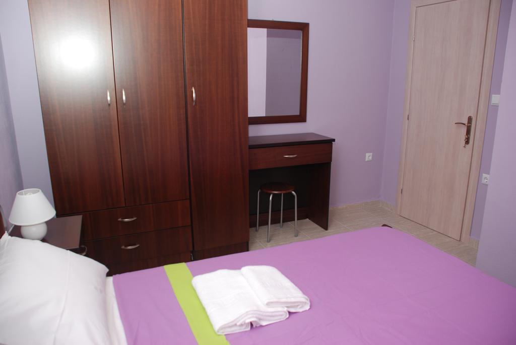 Marianna Apartments Nea Roda Kamer foto